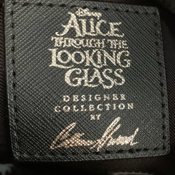 Disney Red Queen Wristlet Alice Looking Glass - Picture 11 of 12